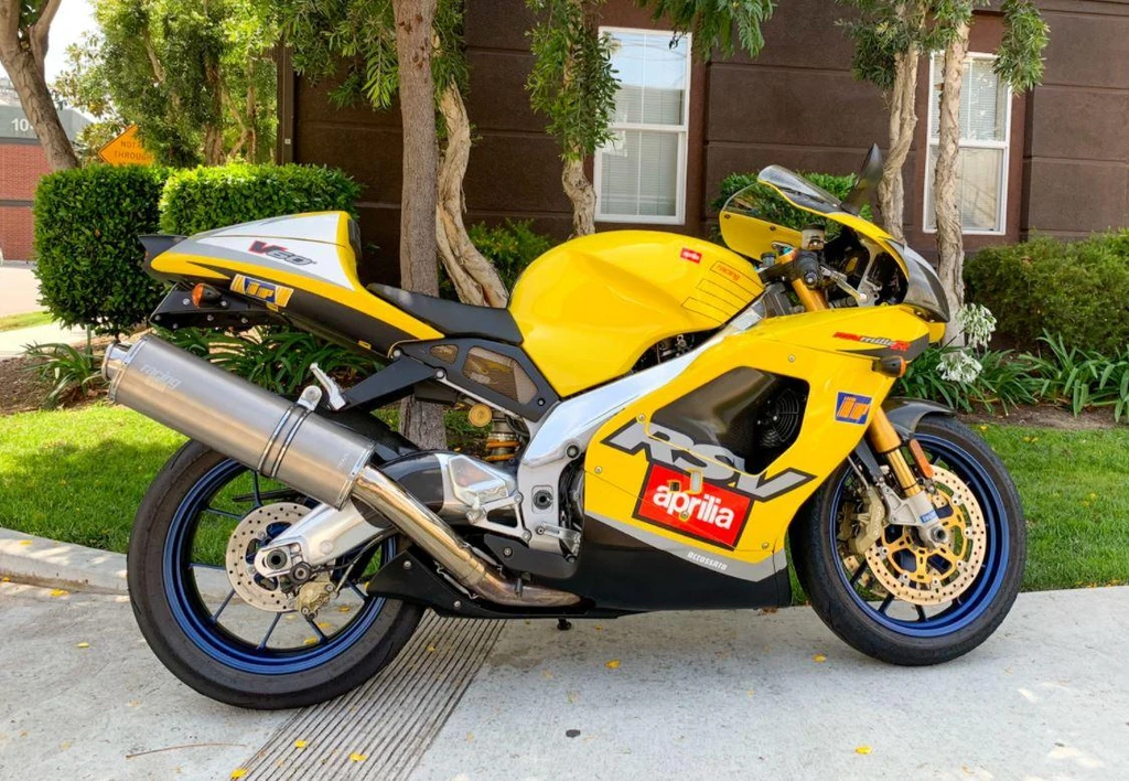Aprilia RSV 1000 Mille (2001)