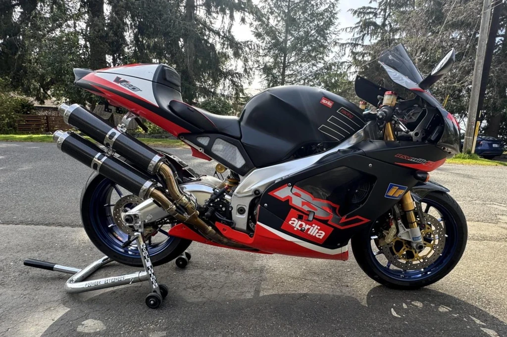 Aprilia RSV 1000 Mille (2001)