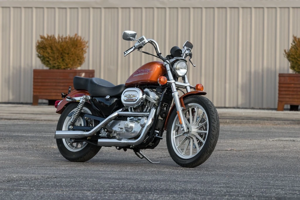 Harley Davidson XL 883 Sportster Hugger (2001 - 2002)