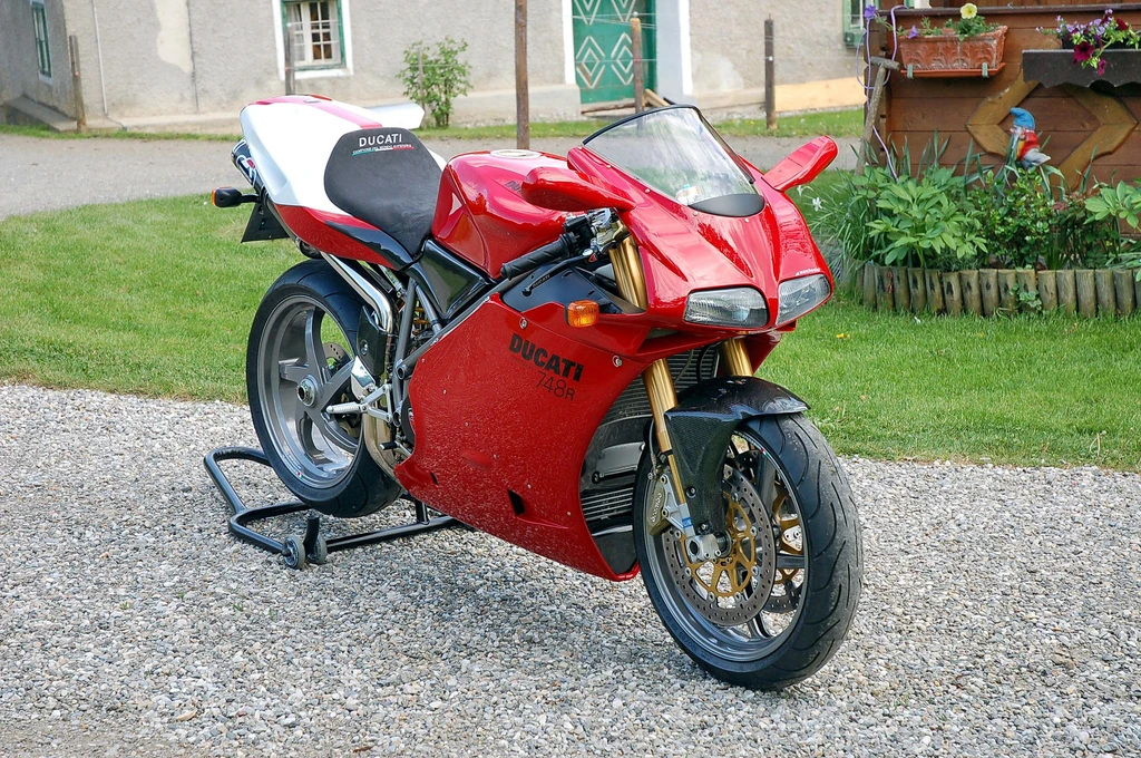 Ducati 748R (2002)