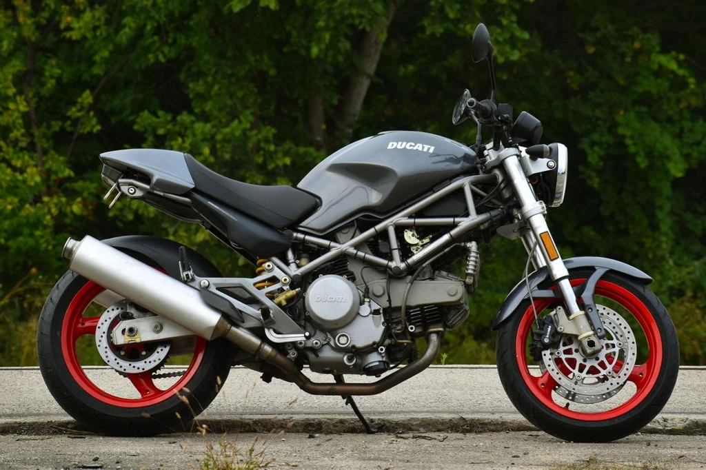 Ducati Monster 750 (2002)