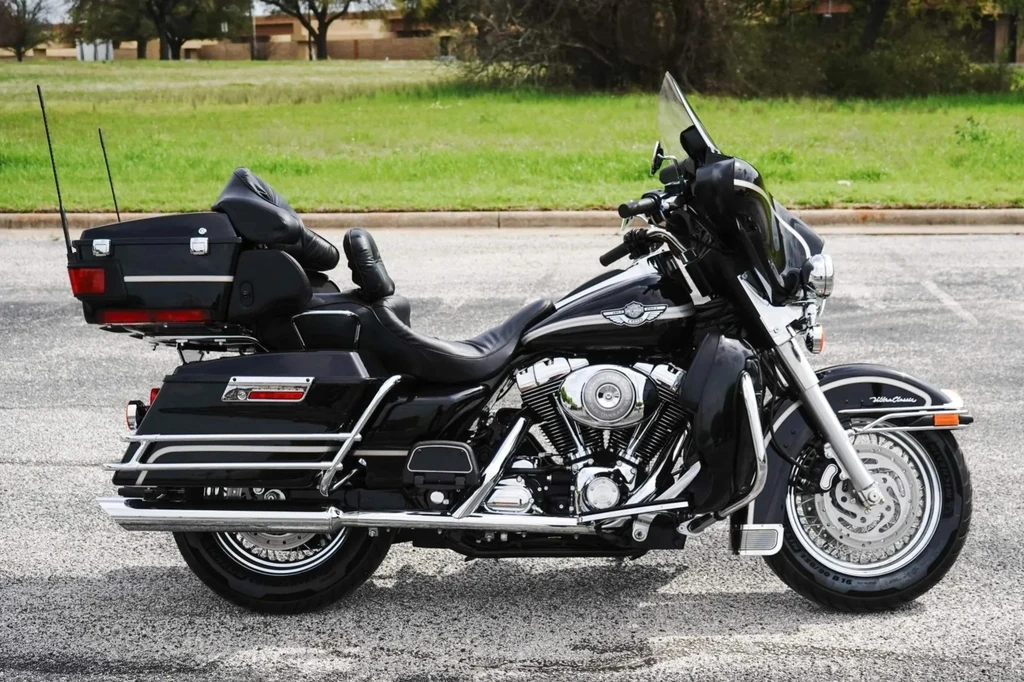Harley Davidson FLHTC/I Electra Glide Classic (2003 - 2004)