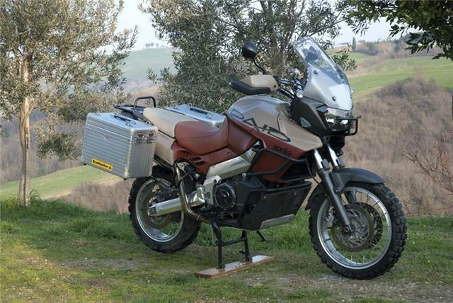 Aprilia ETV 1000 Caponord Rally Raid (2003)