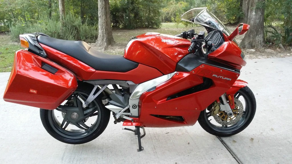 Aprilia RST 1000 Futura (2003)