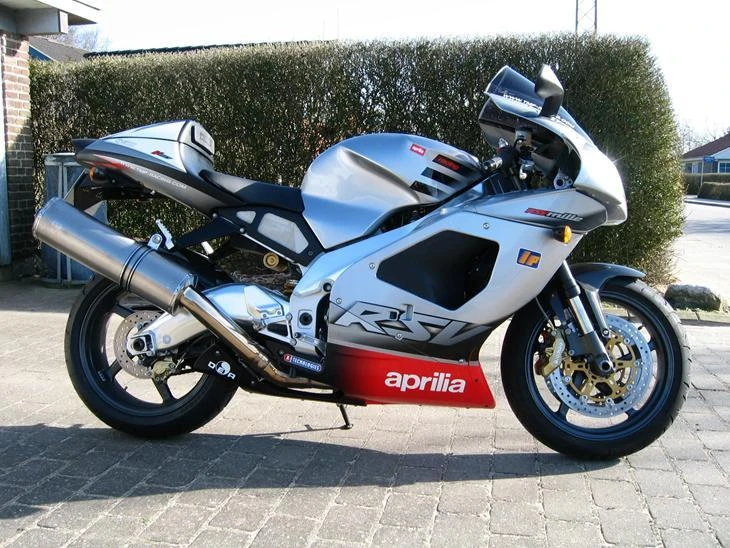 Aprilia RSV 1000 Mille (2003)