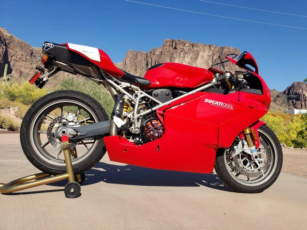 Ducati 999 S (2003)