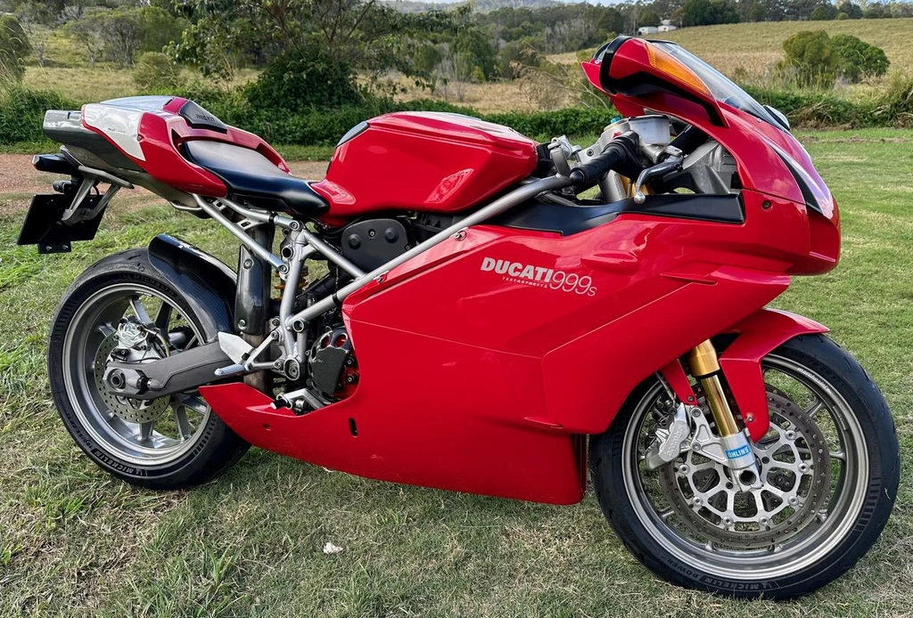 Ducati 999 S (2003)