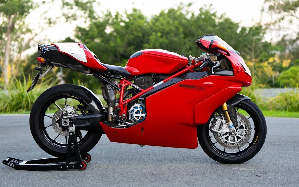 Ducati 999R (2004)