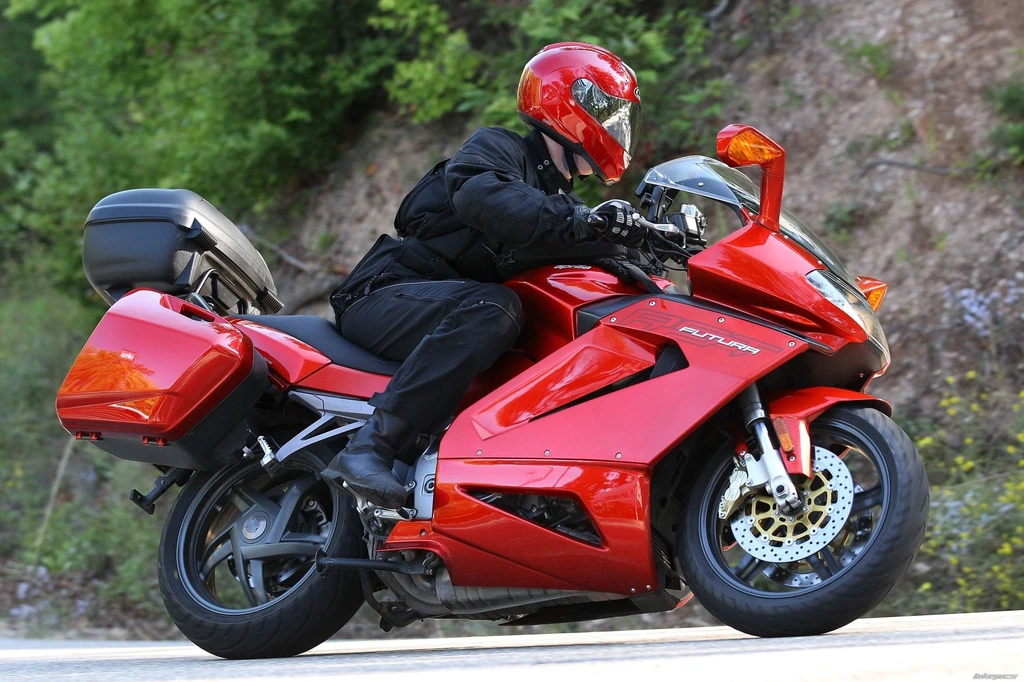 Aprilia RST 1000 Futura (2004)