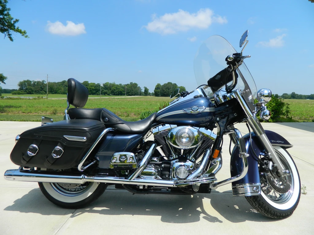 Harley Davidson FLHRC/I Road King Classic (2003 - 2004)