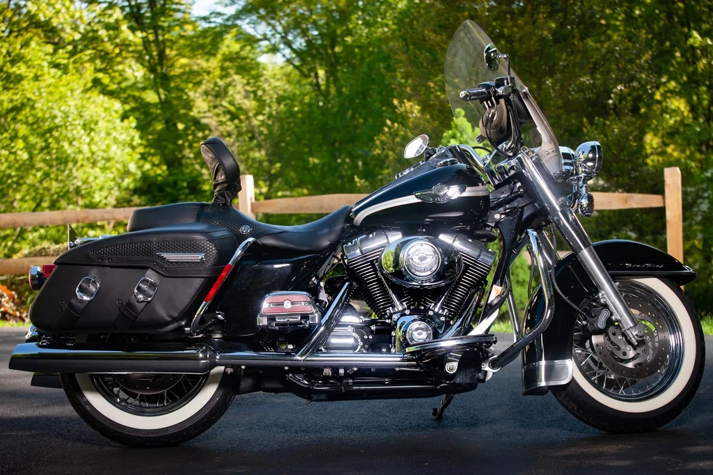 Harley Davidson FLHR/I Road King (2003 - 2004)