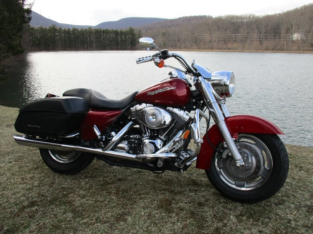 Harley Davidson FLHRS/I Road King Custom (2004 - 2005)