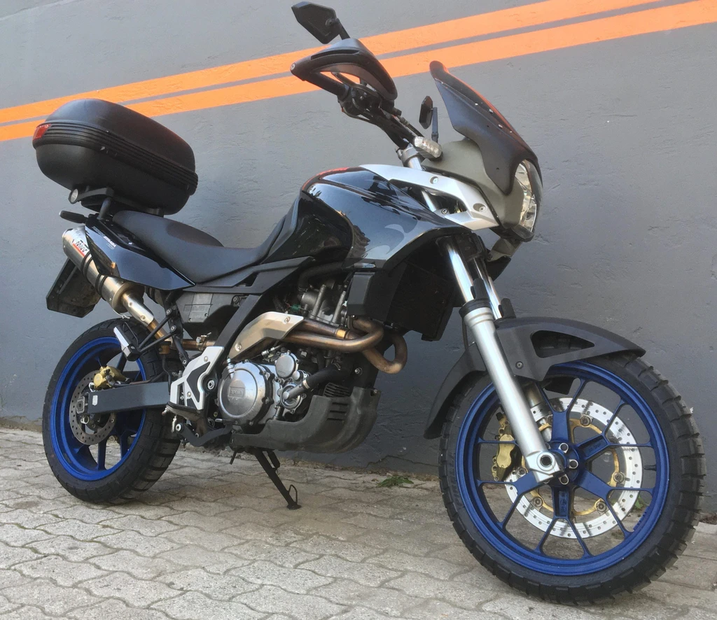 Aprilia Pegaso 650 Strada (2005 - 2006)