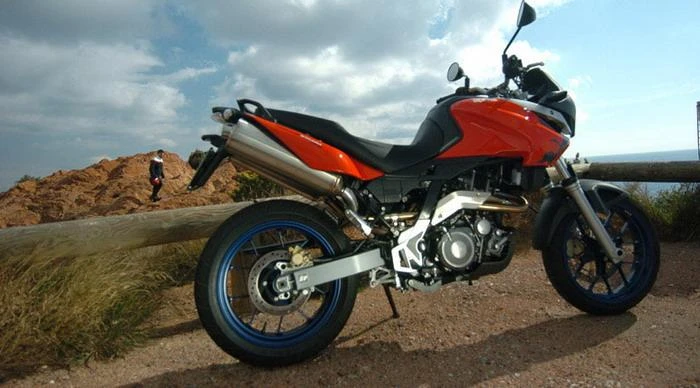 Aprilia Pegaso 650 Strada (2005 - 2006)