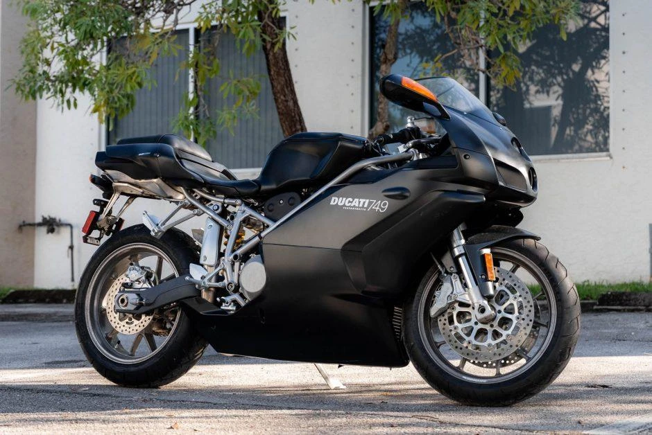 Ducati 749 Dark (2005)