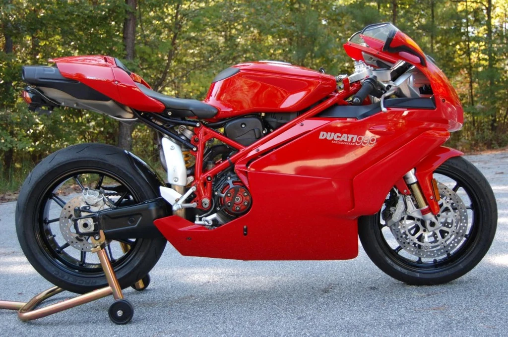 Ducati 999 (2005)