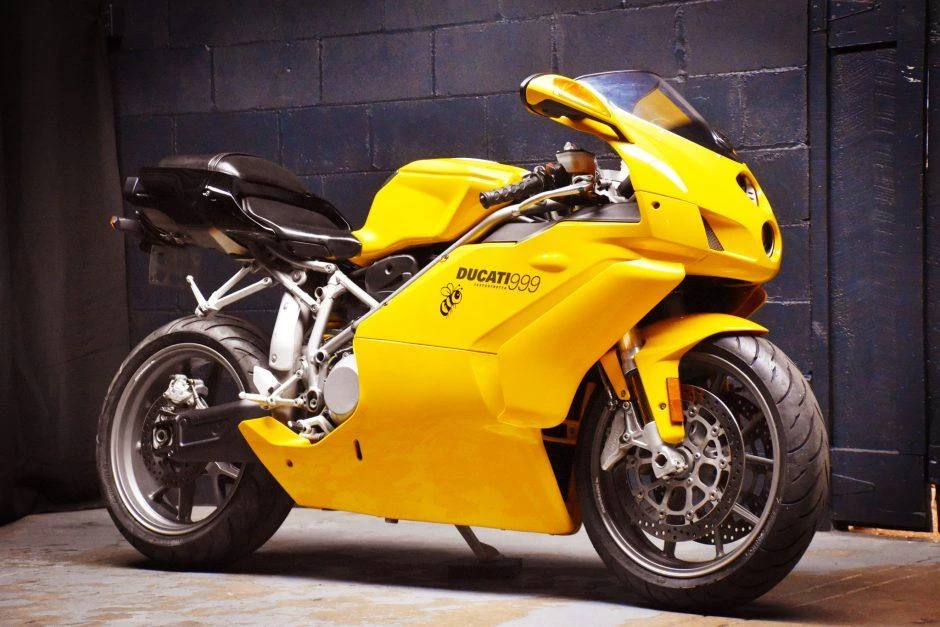 Ducati 999 (2005)