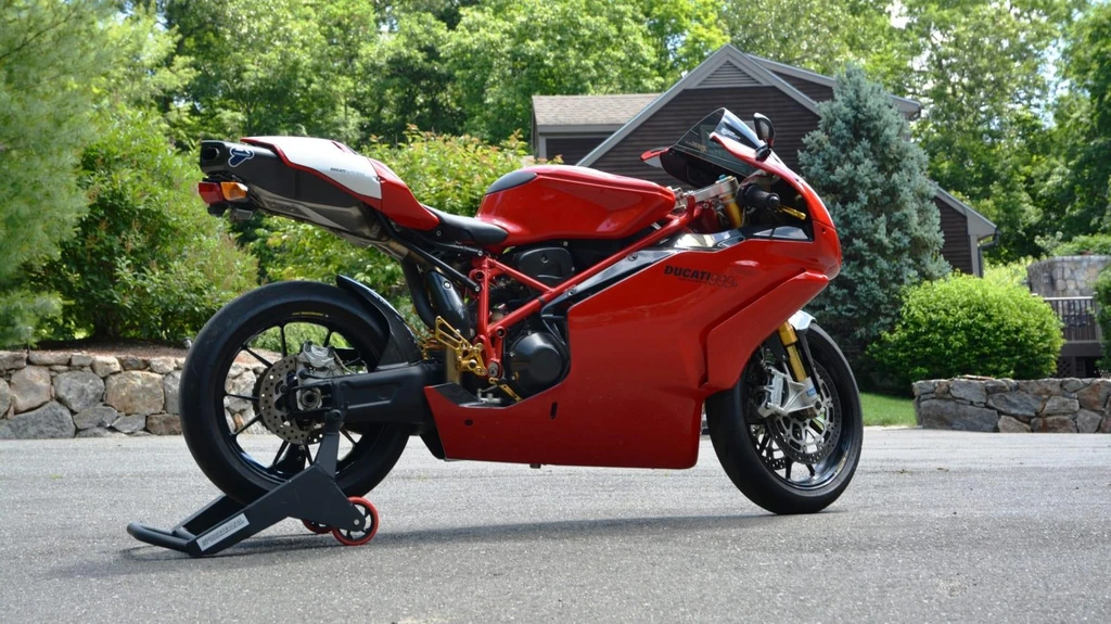 Ducati 999R (2005)