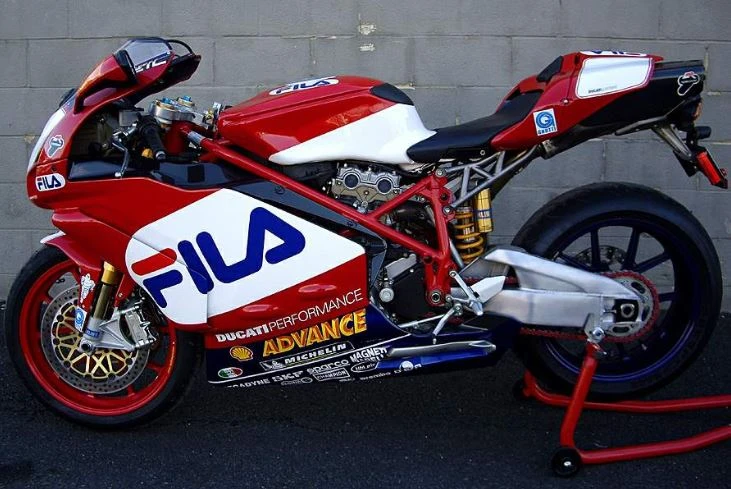 Ducati 999R Fila Toseland Replica (2005)