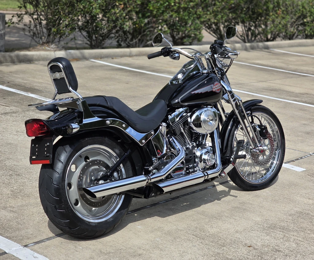 Harley Davidson FXSTS/I Softail Springer (2005 - 2006)