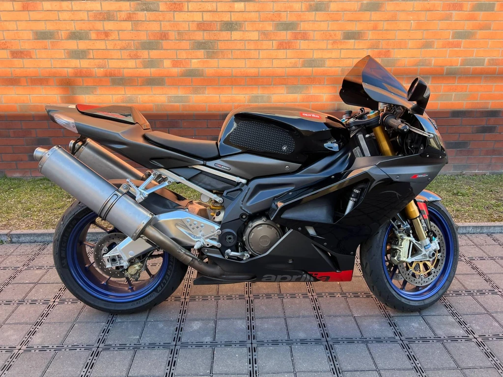 Aprilia RSV 1000R (2006)