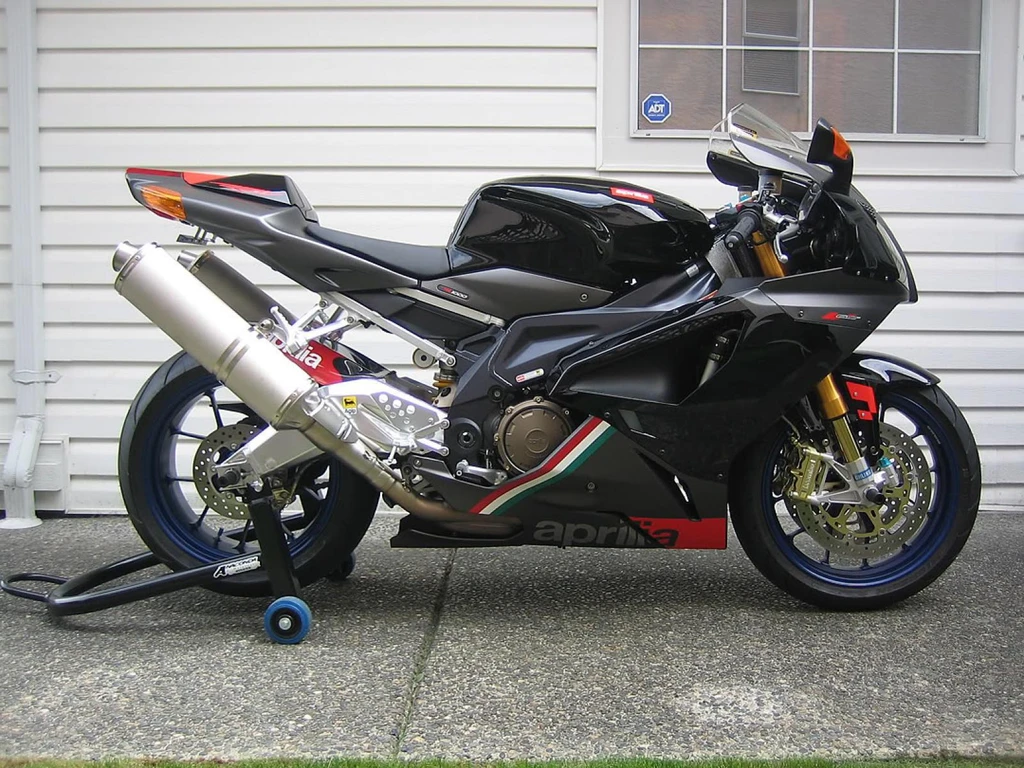 Aprilia RSV 1000R (2006)