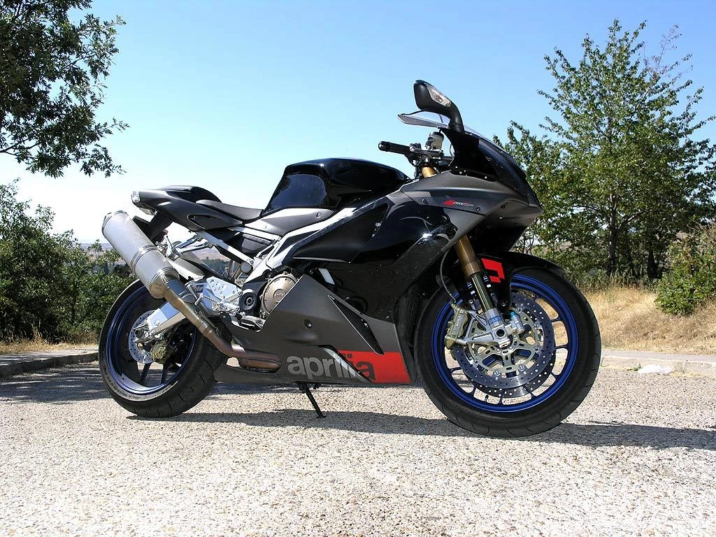 Aprilia RSV 1000R (2006)