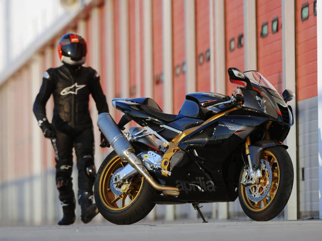 Aprilia RSV 1000R Factory (2006)