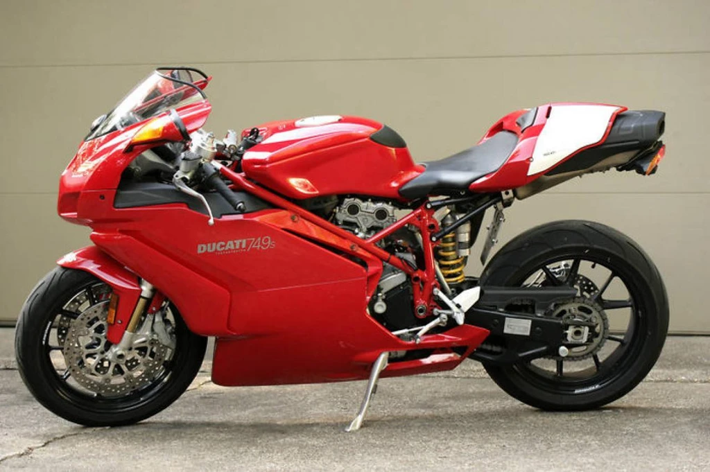Ducati 749 (2006)