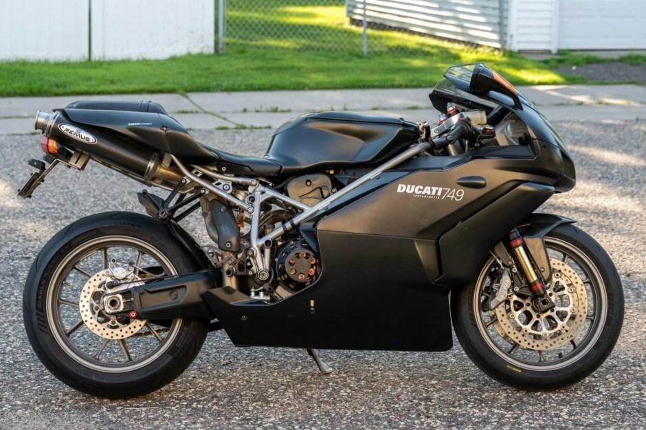Ducati 749 (2006)