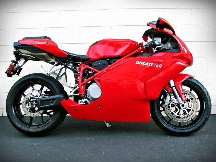 Ducati 749 (2006)