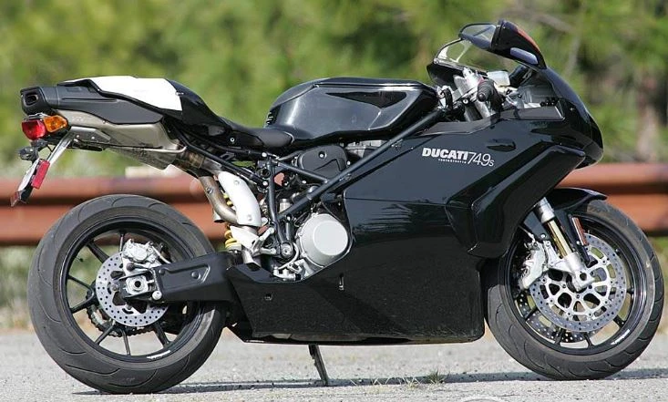 Ducati 749S (2006)