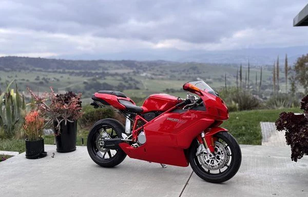 Ducati 999 (2006)