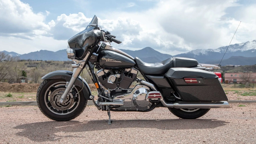 Harley Davidson FLHX Street Glide (2006)
