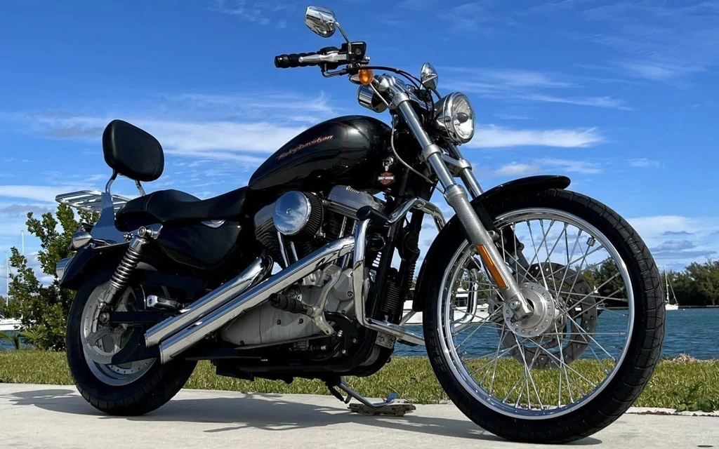 Harley Davidson XL 883C Sportster Custom (2006 - 2007)