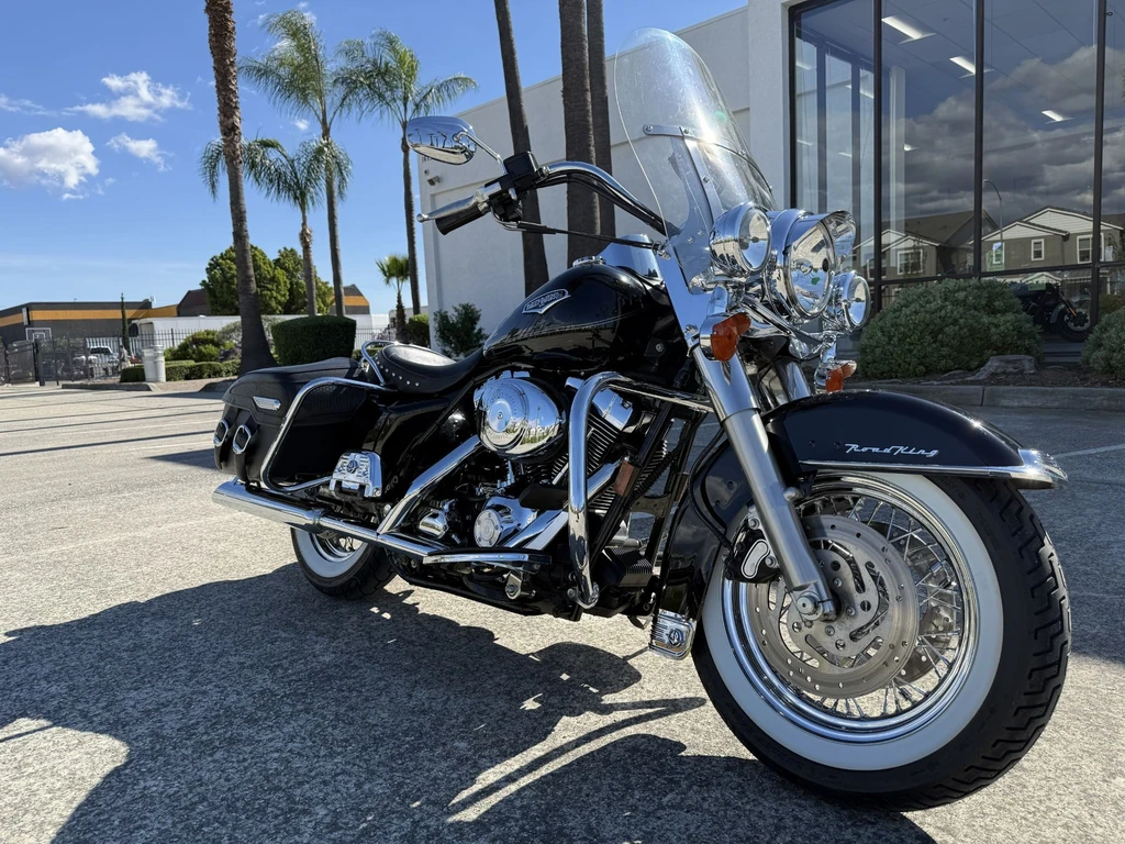 Harley Davidson FLHRC/I Road King Classic (2005 - 2006)