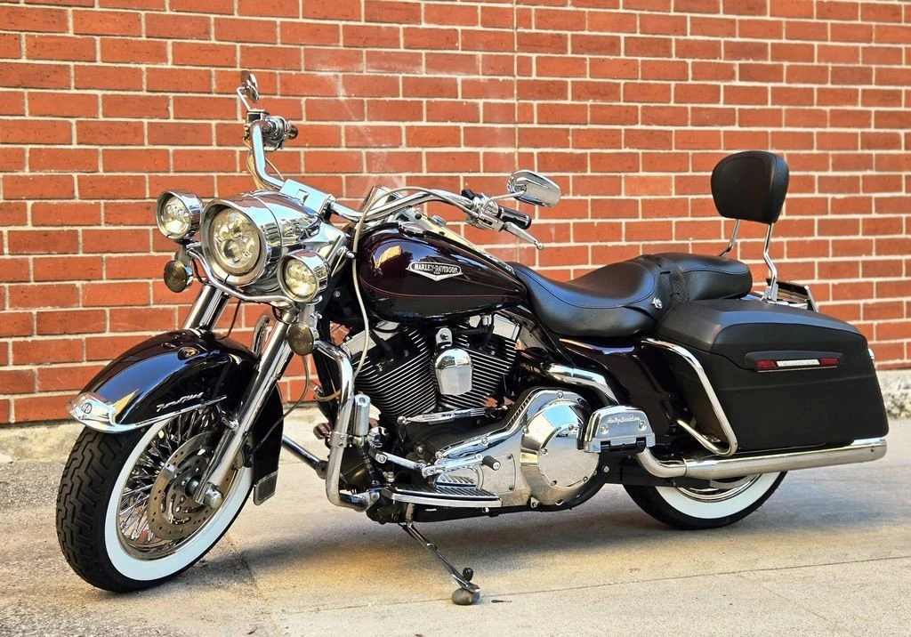 Harley Davidson FLHRC/I Road King Classic (2005 - 2006)