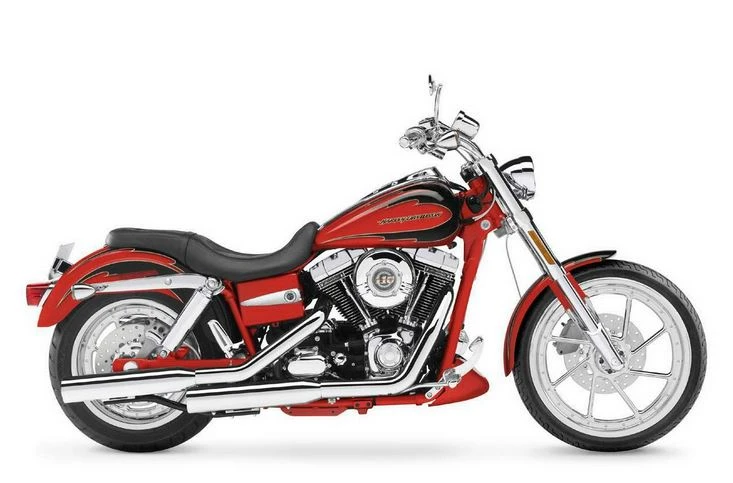 Harley Davidson FXD-SE Screamin' Eagle Dyna CVO (2007 - 2008)