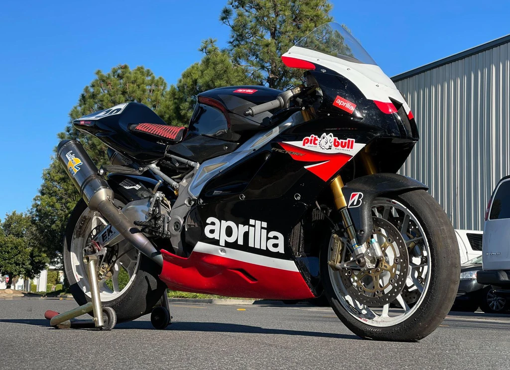 Aprilia RSV 1000R (2008)