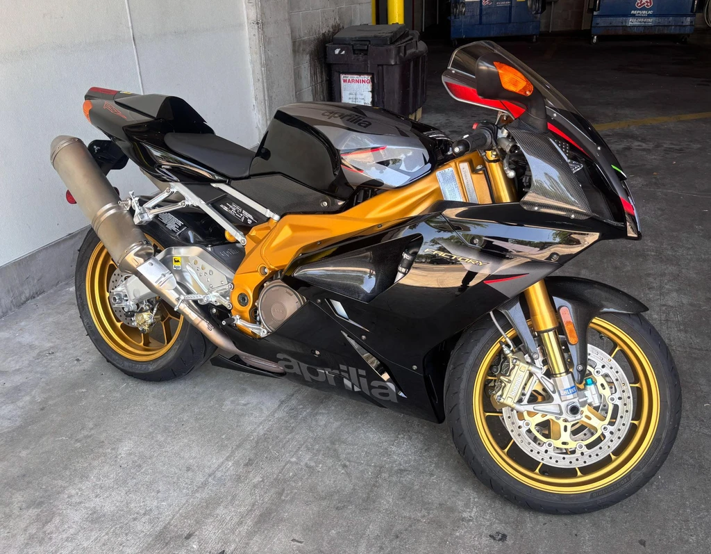 Aprilia RSV 1000R Factory (2008)