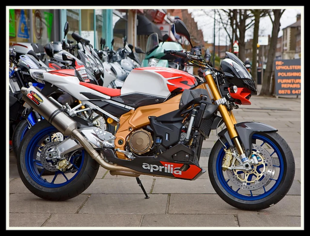 Aprilia Tuono 1000 R Factory (2008)