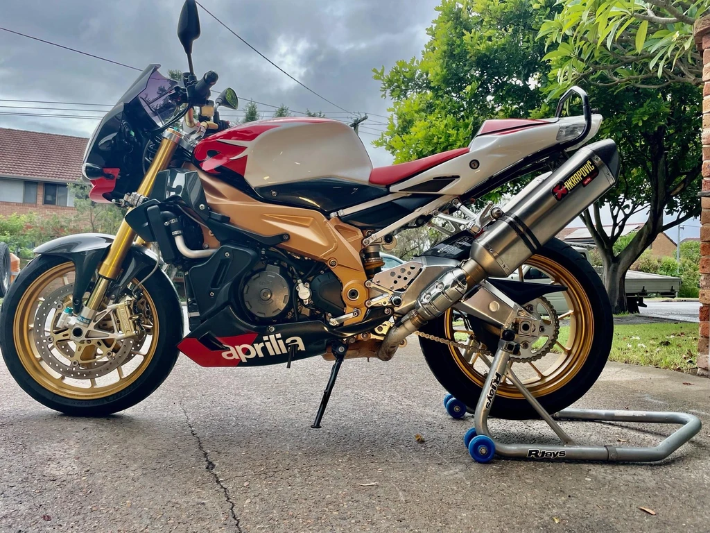 Aprilia Tuono 1000 R Factory (2008)