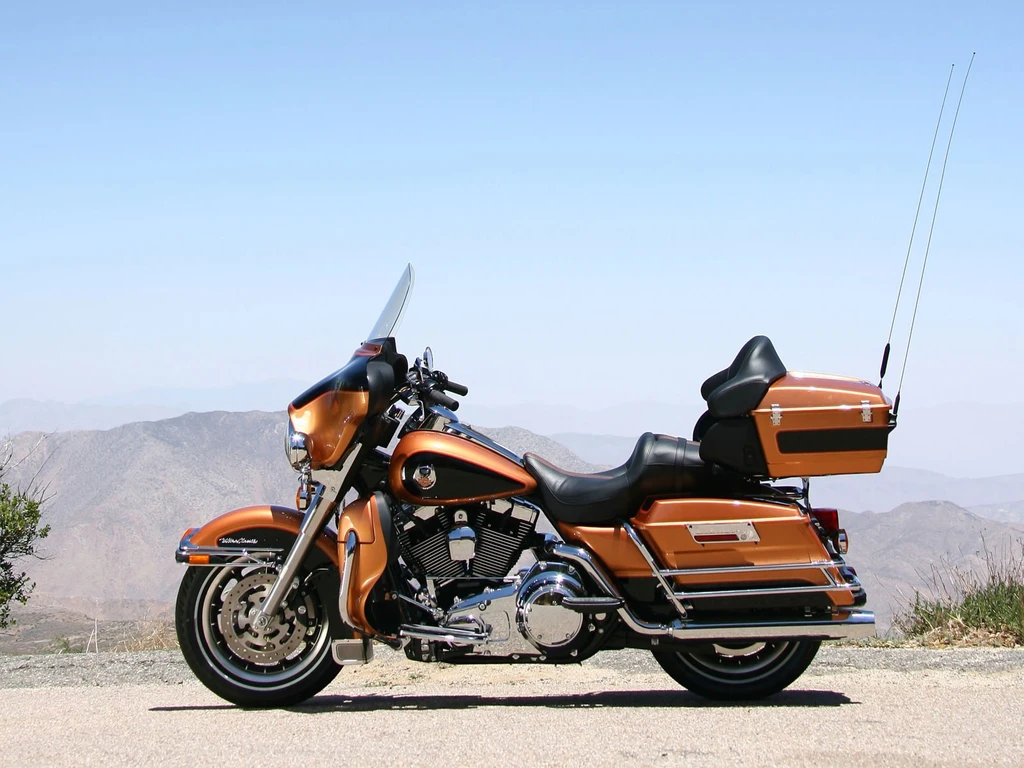 Harley Davidson FLHTCU Electra Glide Ultra Classic 105th Anniversary (2008)
