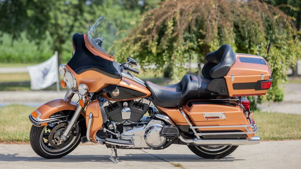 Harley Davidson FLHTCU Electra Glide Ultra Classic 105th Anniversary (2008)