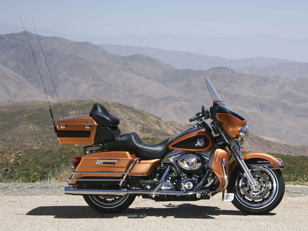 Harley Davidson FLHTCU Electra Glide Ultra Classic 105th Anniversary (2008)