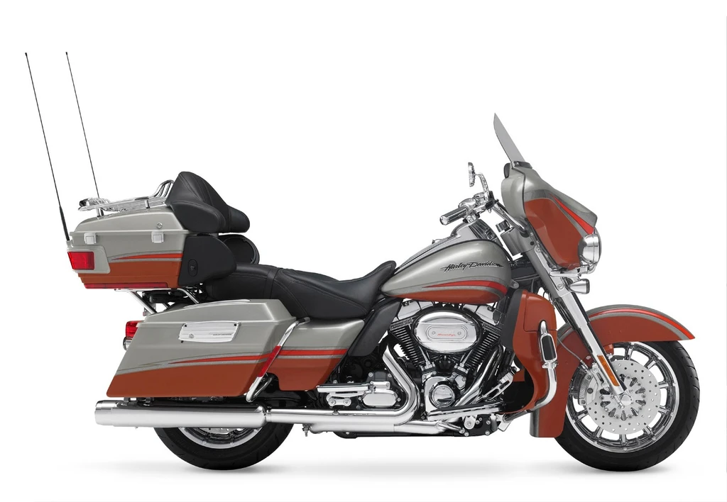 Harley Davidson FLHTCU-SE3 Electric Glide Ultra Classic CVO (2008)