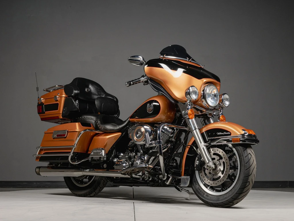 Harley Davidson FLHTCU-SE3 Electric Glide Ultra Classic CVO (2008)
