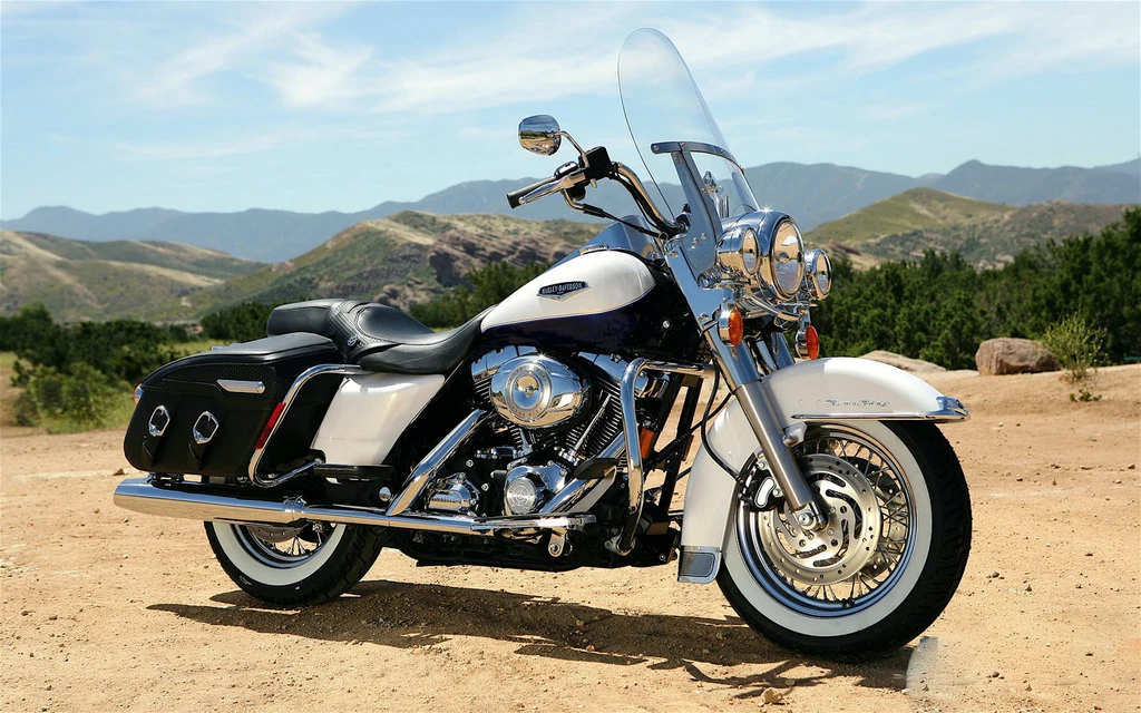 Harley Davidson FLHRC Road King Classic (2007 - 2008)