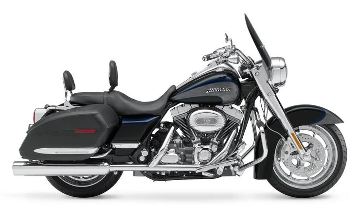 Harley Davidson FLHR-SE4 Screamin Eagle Road King CVO (2008)