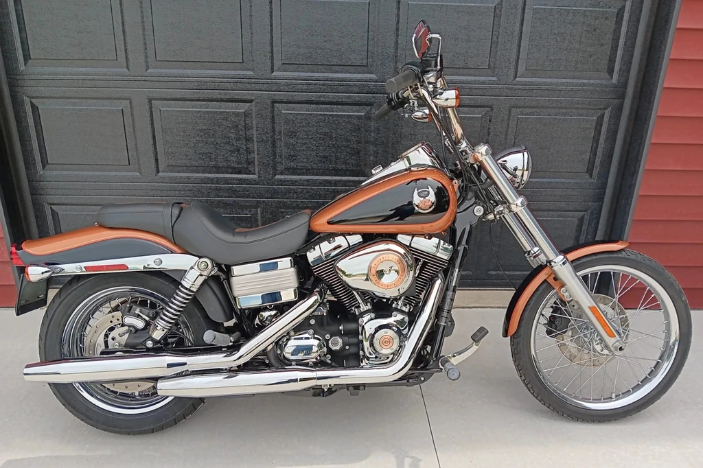 Harley Davidson FXDWG Dyna Wide Glide 105th Anniversary Edition (2008)